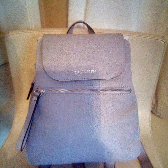 Small Backpack - Picture 4 of 7